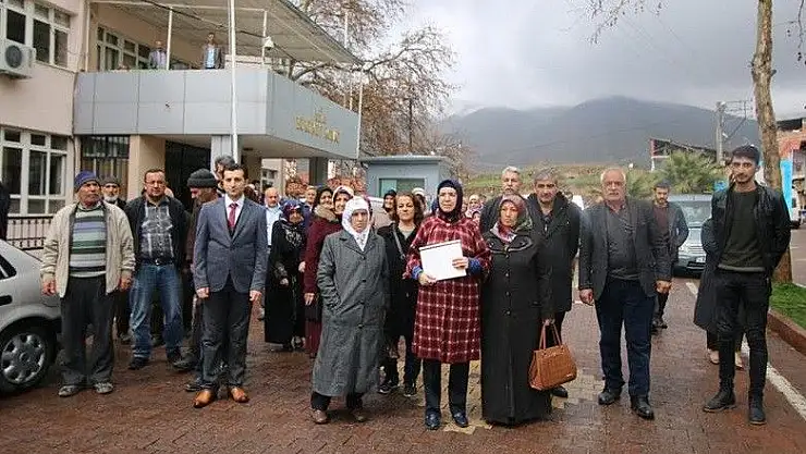 'Bağımsız girip seçimi kazanan Fethiye Atlı mazbatasını aldı'