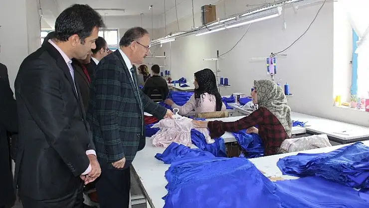 'Köyün gençleri ve öğrenciler okul projesiyle kazanıyor'