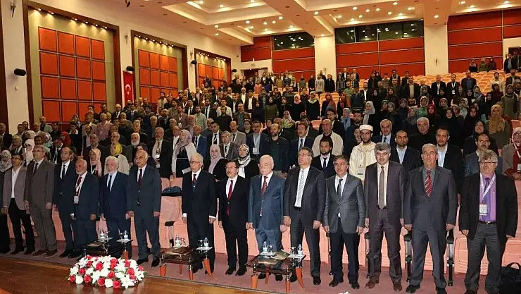 '3. Uluslararası İslam ve Yorum Sempozyumu başladı'