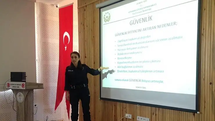 'Öğrencilere `Kişisel Güvenlik ve Suçtan Korunma´ semineri verildi'