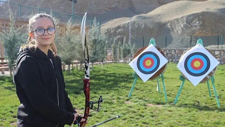 'Okçulukta derece alan öğrenciler, milli takıma girmek istiyor'