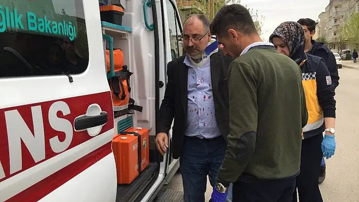 'Okul servisi ile otomobil çarpıştı'