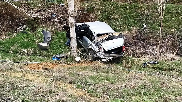 'Dere yatağına uçan otomobilden sağ çıktı'