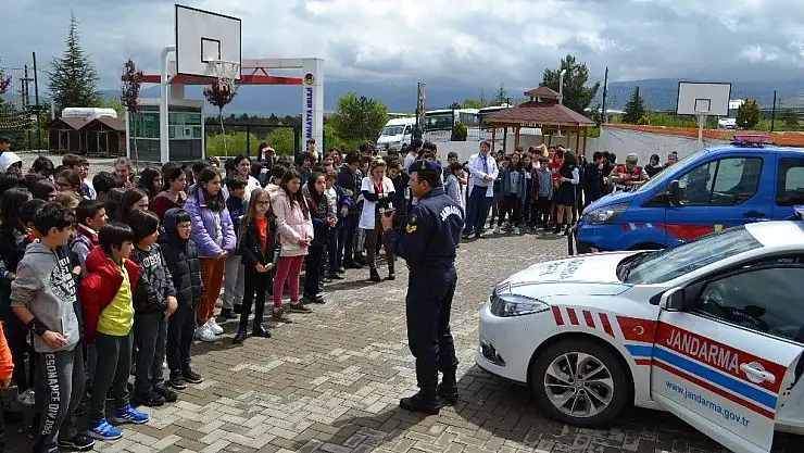 'Jandarmadan öğrencilere trafik eğitimi'