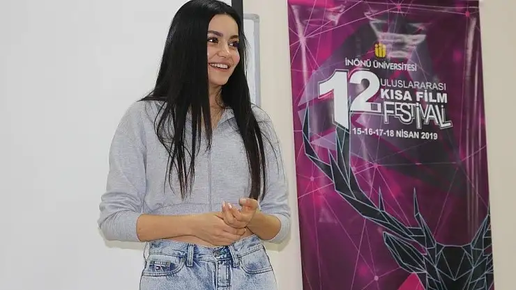 'Sinema oyuncusu Şilan Makal, öğrencilerle buluştu'