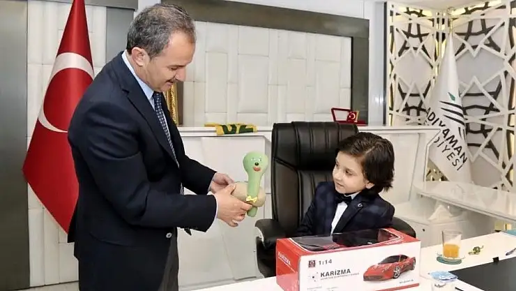 'Minik Başkan makamda talimatını verdi'
