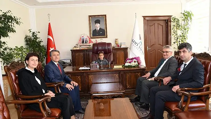 'Temsili Vali´den dünya çocuklarına barış ve kardeşlik mesajı'