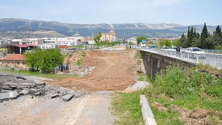 'Adnan Menderes´in açtığı ''İstasyon Köprüsü'' yenileniyor'