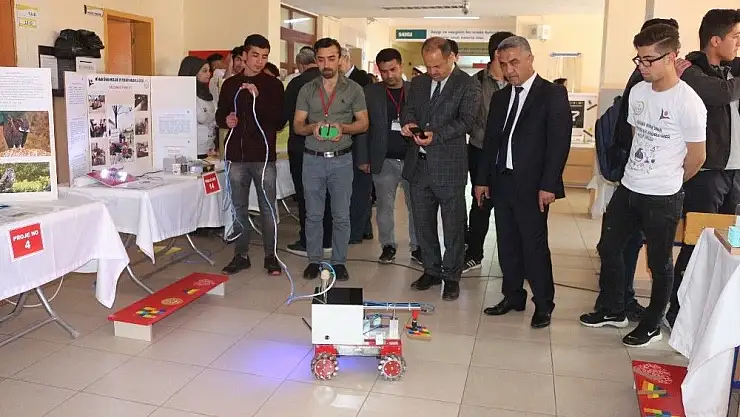 'Mimar Sinan MTAL bilim fuarı gerçekleştirdi'