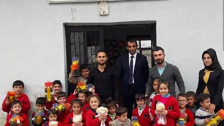 '''Orada Bir Çocuk Var Uzakta'' projesi sevindiriyor'