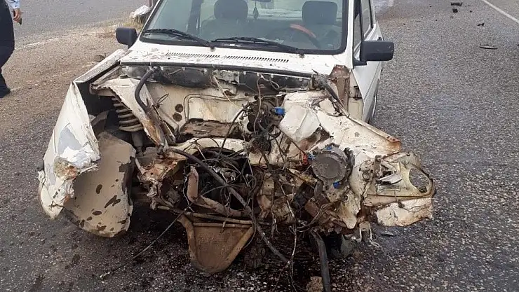 'Kazaya karışan otomobillerden biri parçalara ayrıldı'