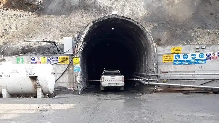'Maden ocağında traktör devrildi: 1 ölü, 1 yaralı'