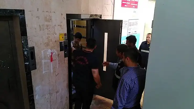 'Asansörde mahsur kalan çocuğu itfaiye kurtardı'