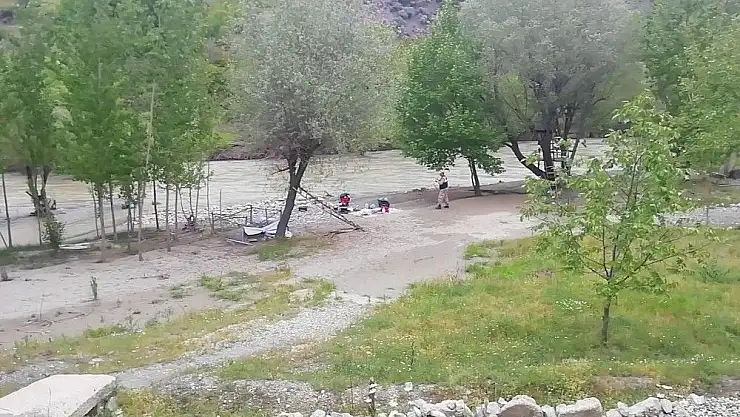 'Suya kapılan 2 çocuğundan birini kurtarabildi'