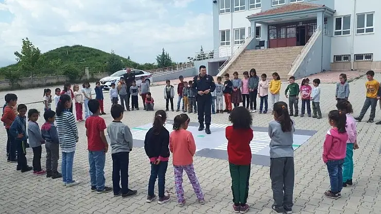 'Öğrencilere trafik eğitimi verildi'