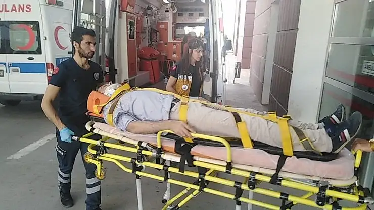 'Otomobil ile motosiklet çarpıştı: 1 Yaralı'