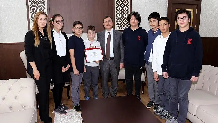 'TED Kolejlilerden Rektör Kızılay´a ziyaret'