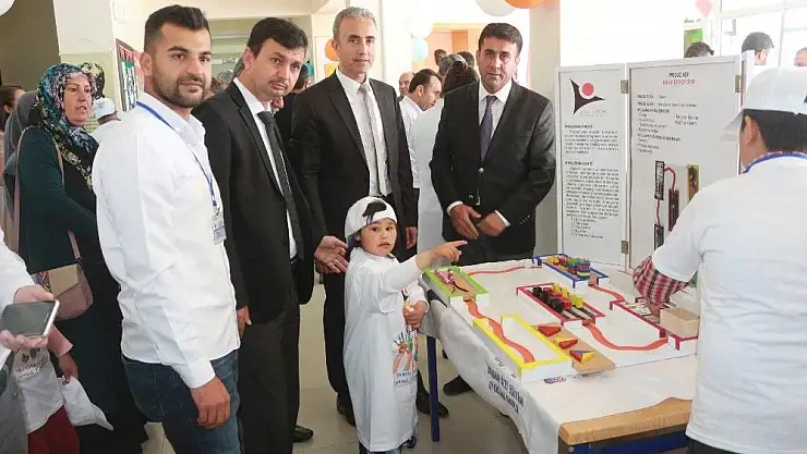 'Engelli öğrenciler bilim fuarı düzenledi'