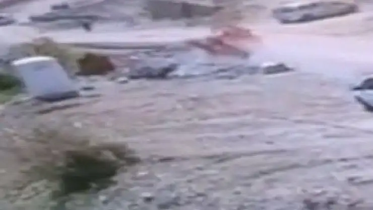 'İş makinesi takla atarak şarampole yuvarlandı'