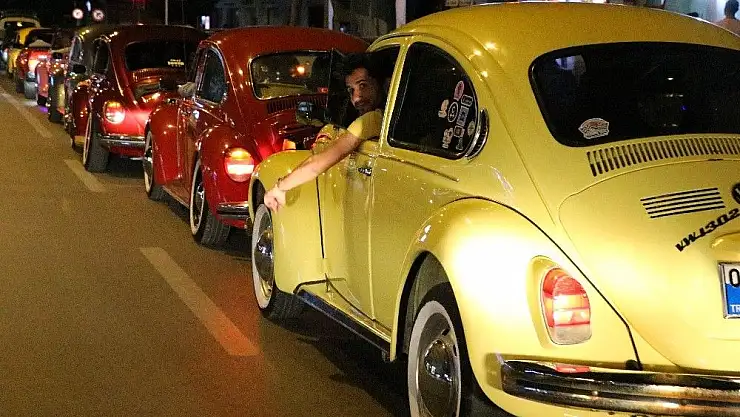 'Klasik otomobillerden 19 Mayıs korteji'