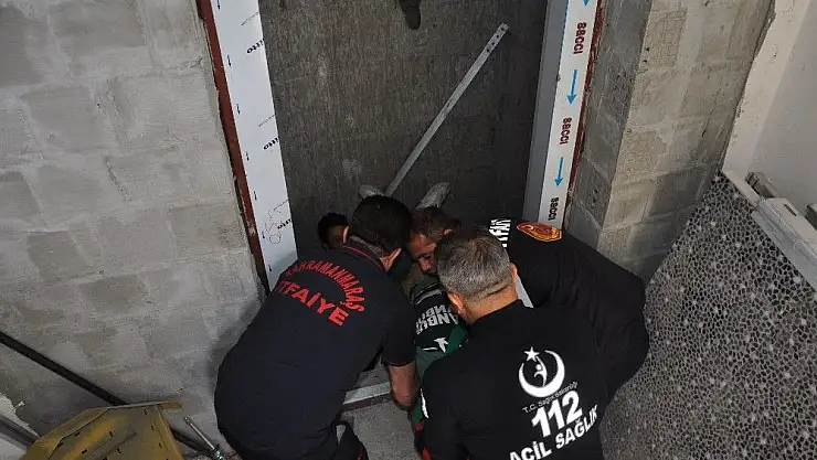 'Asansör boşluğuna düşen işçi yaralandı'
