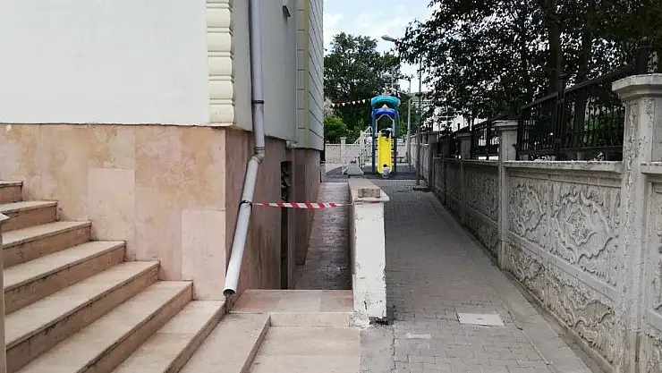 'Hemşire, ilkokulun 4´üncü katından atladı'