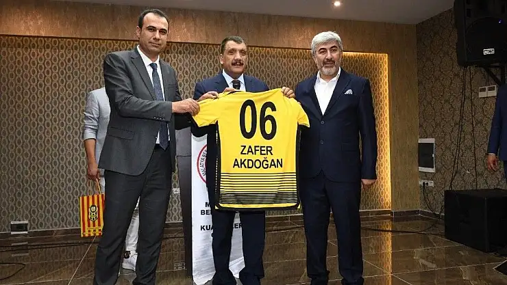 'Berberler ve Kuaförler Odasından iftar yemeği'