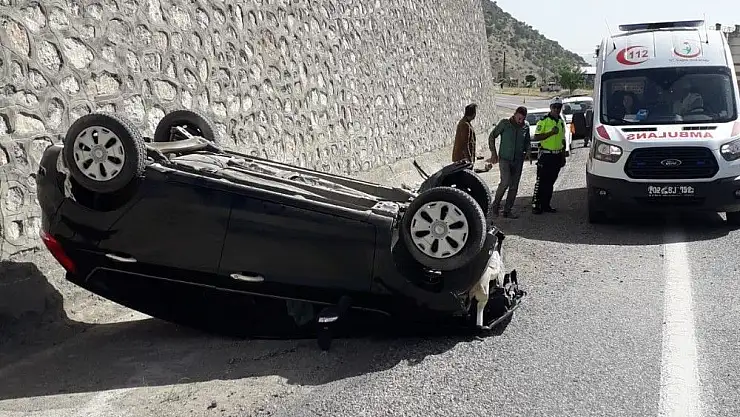 'Adıyaman´da otomobil takla attı: 2 Yaralı'