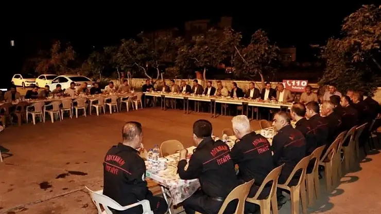'Protokol üyeleri, itfaiyecilerle sahurda buluştu'