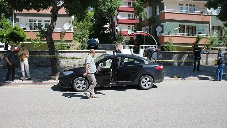 'Önce ayrıldığı eşini, sonra kendini vurdu'