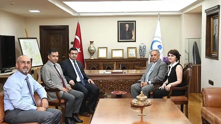 'Cumhuriyet Başsavcısı Çevik´ten Rektör Turgut´a hayırlı olsun'