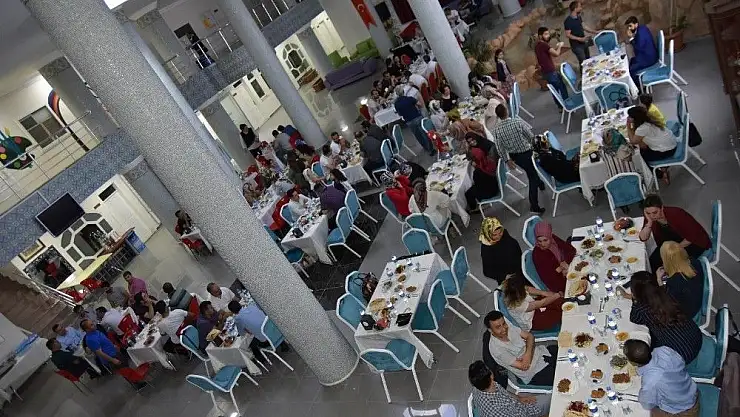 'Yeni Hamle´den iftar yemeği'
