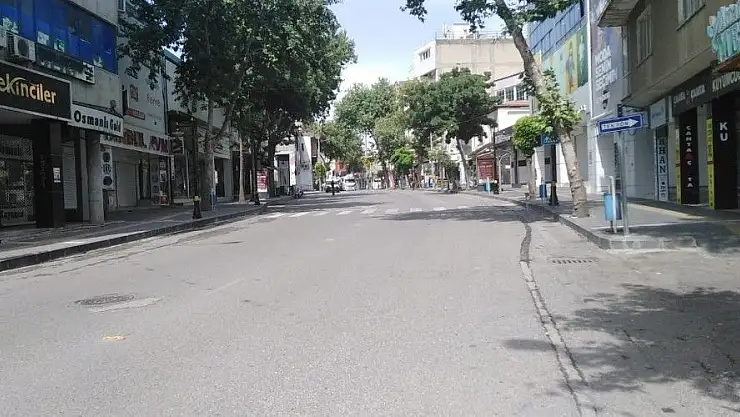'Adıyaman´da cadde ve sokaklar boş kaldı'