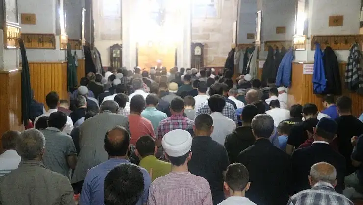 'Ulu Cami bayram sabahında doldu taştı'