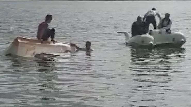 'Su bisikleti alabora oldu, dakikalarca kurtarılmayı bekledi'