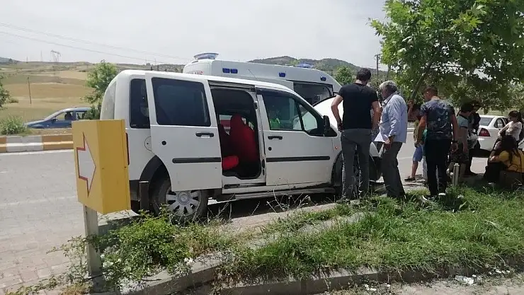 'Hafif ticari araç kaldırıma çıktı'
