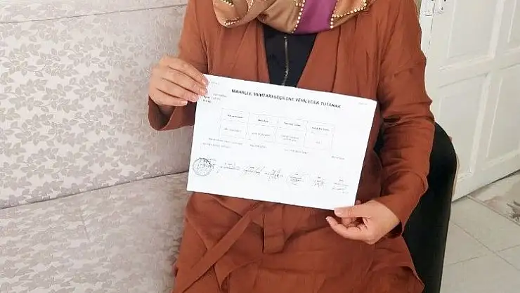 'Besni´nin ilk kadın Muhtarı Meltem Zengi,  mazbatasını aldı'