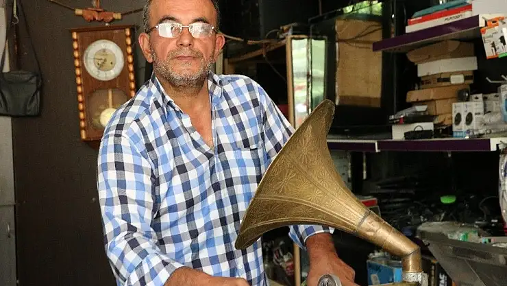 'Gramofon tamirciliğine ömrünü adadı'