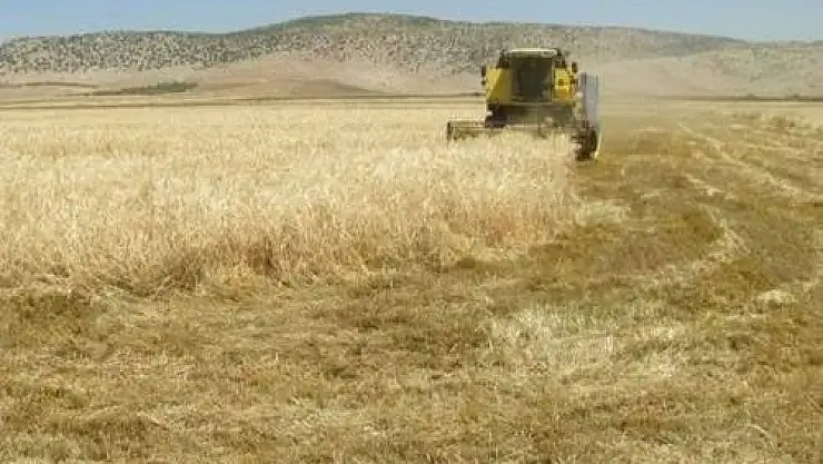 'Biçerdöverin altında kalan adam ağır yaralandı'