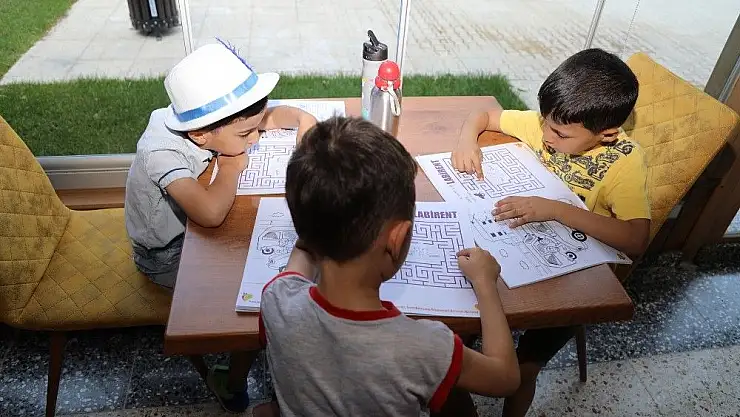 'Millet Kıraathanesi anaokulu öğrencilerini ağırladı'