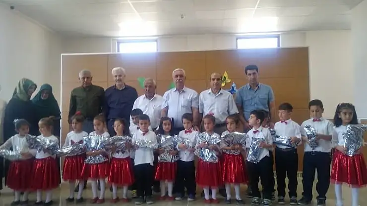 'Okul öncesi öğrencileri Kur´anı Kerim okuyarak okula veda ettiler'