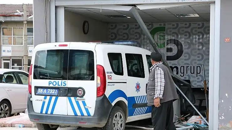 'Ekip otosu iş yerine daldı, çalışanlar ölümden döndü'