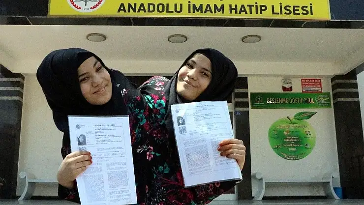 'Siyam ikizlerinin YKS heyecanı'