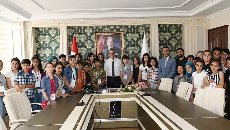 'Kayserili öğrenciler Vali Aykut Pekmez ile bir araya geldi'