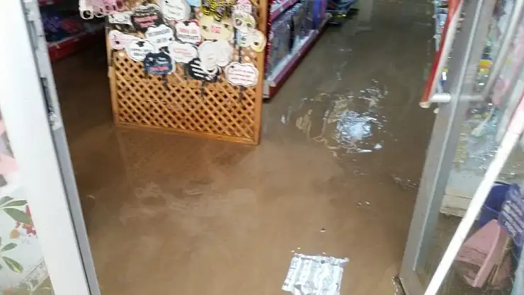 'Yıldızeli´de sağanak yağış hayatı felç etti'