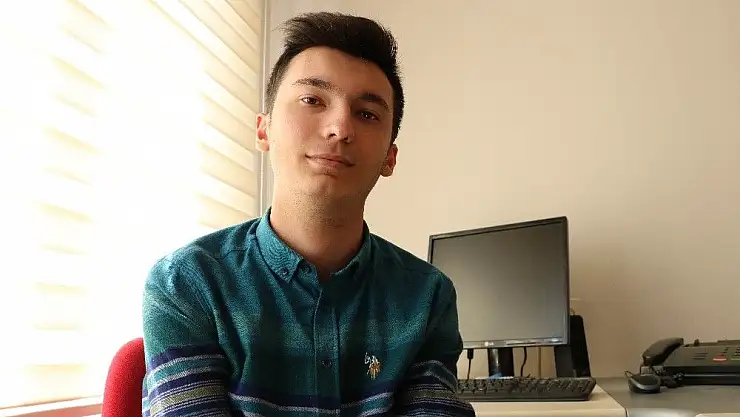 '18 yaşındaki Yiğitcan 1 trilyonluk ´elma´nın kurtlarını temizledi'