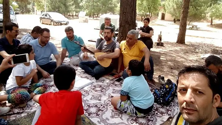 'Öğretmenler doğa yürüyüşü ve piknik ile stres attı'