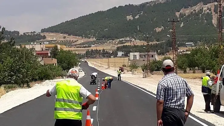 'Petrol Caddesinde asfaltı tamamlanan kısım trafiğe açıldı'