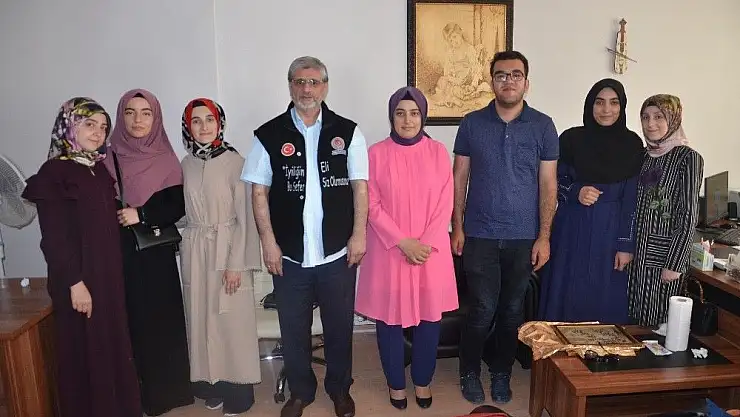 'TÜBİTAK yarışmasında yarı finale kalan öğrencilerden Yetimler Kervanı´na ziyaret'
