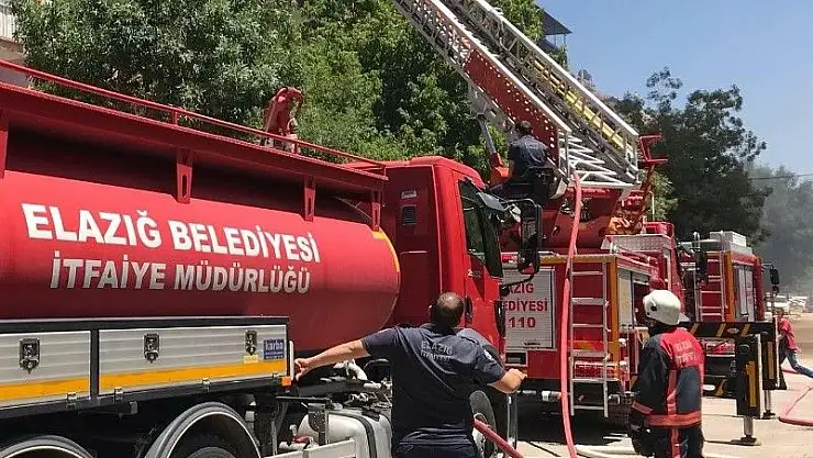'Elazığ´da çatı yangını'